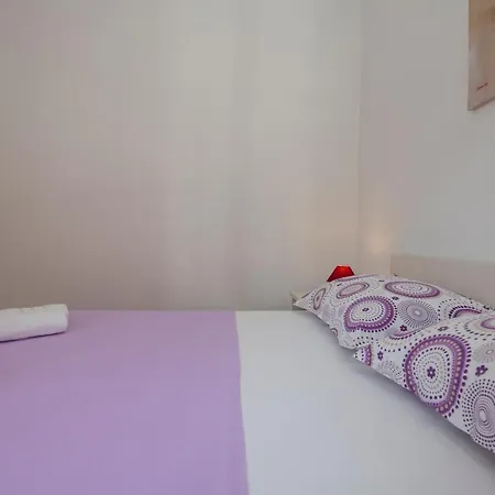 Apartment With Big And Free Private Parking