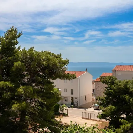 Apartment With Big And Free Private Parking