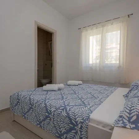 Apartment With Big And Free Private Parking